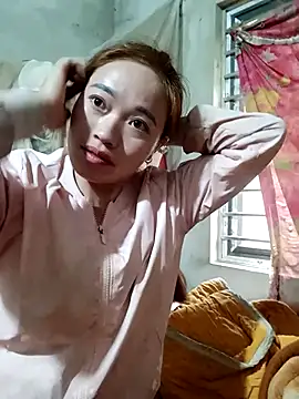 little-effy online show from February 9, 6:22 am