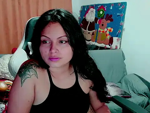 Snapshot of milk_hot_mafe chatting on December 14, 3:46 am milk hot mafe online show from December 14, 3:46 am