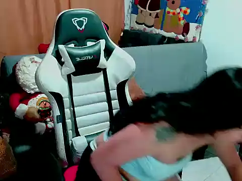 Snapshot of milk_hot_mafe chatting on December 19, 3:54 am milk hot mafe online show from December 19, 3:54 am