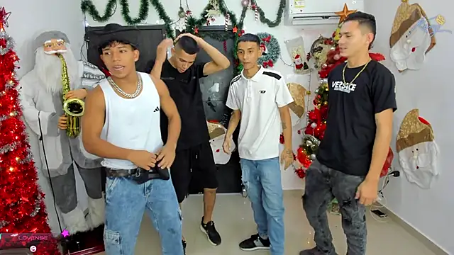 Snapshot of Voyeurism_guys02 chatting on December 15, 1:22 am Voyeurism guys02 online show from December 15, 1:22 am