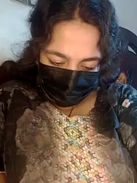 nosrat014 online show from May 3, 7:02 am