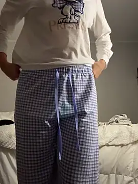 soykittyy444 online show from May 17, 11:27 pm