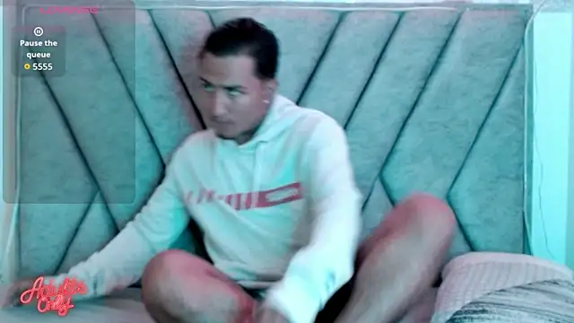 kyro estrada online show from April 7, 11:17 pm