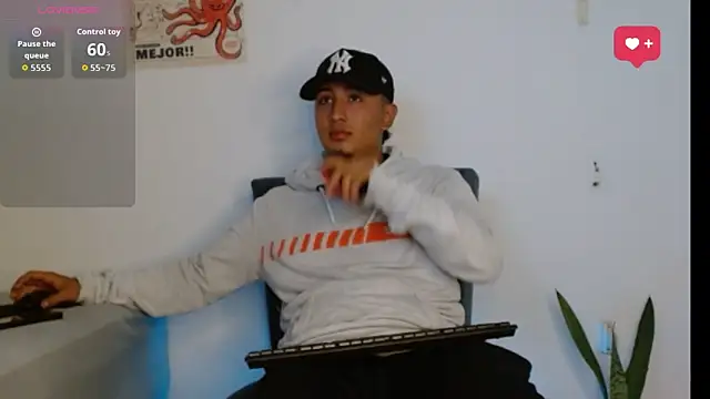 kyro estrada online show from March 11, 1:54 am