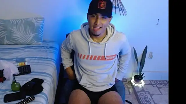 kyro estrada online show from March 3, 11:12 pm