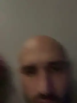 Snapshot of kingNQueen1211 chatting on June 9, 7:42 am kingNQueen1211 online show from June 9, 7:42 am