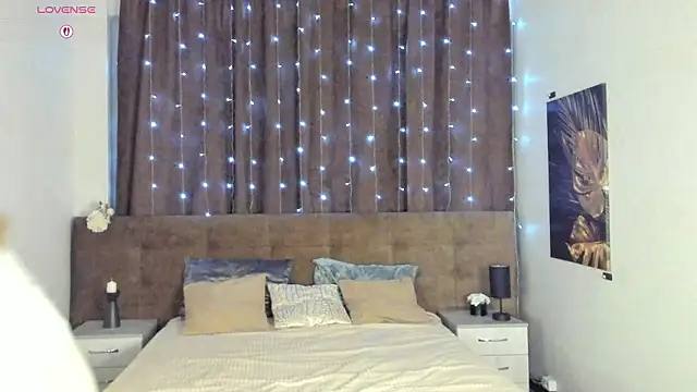 Snapshot of EmmaPratt chatting on February 8, 1:03 am EmmaPratt online show from February 8, 1:03 am