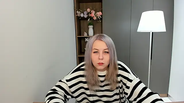 Snapshot of PorshaEicke chatting on December 16, 3:11 am PorshaEicke online show from December 16, 3:11 am