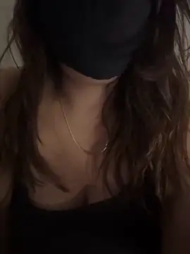 Snapshot of butterflyslay chatting on December 15, 7:47 am butterflyslay online show from December 15, 7:47 am