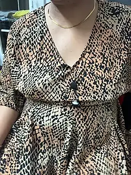 butterflyslay online show from March 31, 3:03 pm