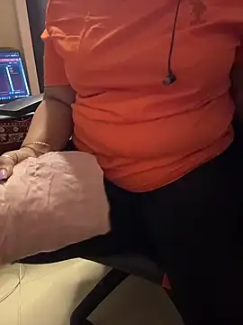 butterflyslay online show from March 24, 2:06 pm