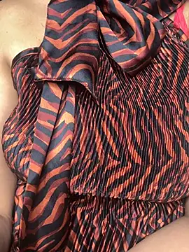 butterflyslay online show from February 22, 3:02 pm