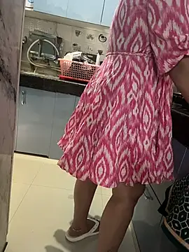 butterflyslay online show from March 4, 2:19 am