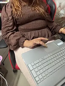 butterflyslay online show from April 5, 5:08 pm