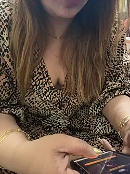 butterflyslay online show from April 9, 6:25 pm