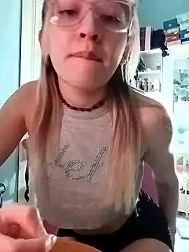 Snapshot of soylulita07 chatting on February 8, 4:43 am soylulita07 online show from February 8, 4:43 am