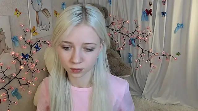 ViollaBloom online show from January 10, 1:23 am