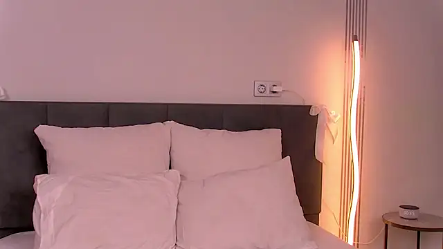 LexiMoss online show from March 14, 7:09 pm