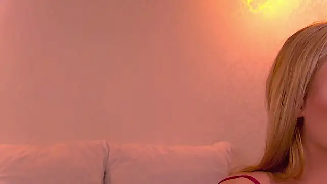 Snapshot of LexiMoss chatting on July 5, 3:52 pm LexiMoss online show from July 5, 3:52 pm