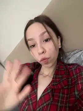 Emilllycutemurr online show from January 10, 12:00 pm