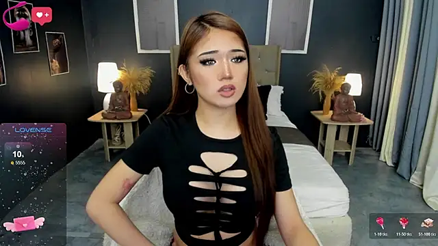 SeductressBella online show from December 18, 1:37 pm