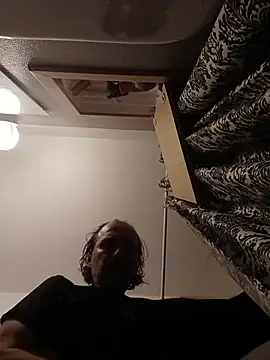 Snapshot of Olivassl22 chatting on July 3, 4:35 pm Olivassl22 online show from July 3, 4:35 pm