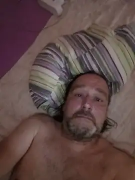 Snapshot of Olivassl22 chatting on July 21, 8:54 pm Olivassl22 online show from July 21, 8:54 pm