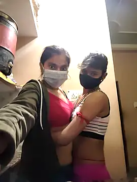 Snapshot of jaanvi-Rani chatting on February 9, 3:26 am jaanvi-Rani online show from February 9, 3:26 am