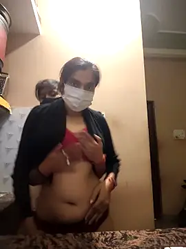 Snapshot of jaanvi-Rani chatting on February 6, 3:24 am jaanvi-Rani online show from February 6, 3:24 am