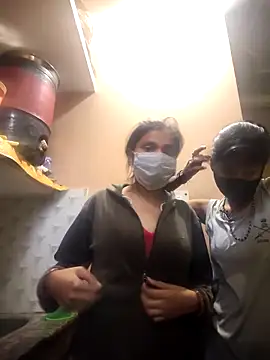 Snapshot of jaanvi-Rani chatting on February 11, 3:17 am jaanvi-Rani online show from February 11, 3:17 am