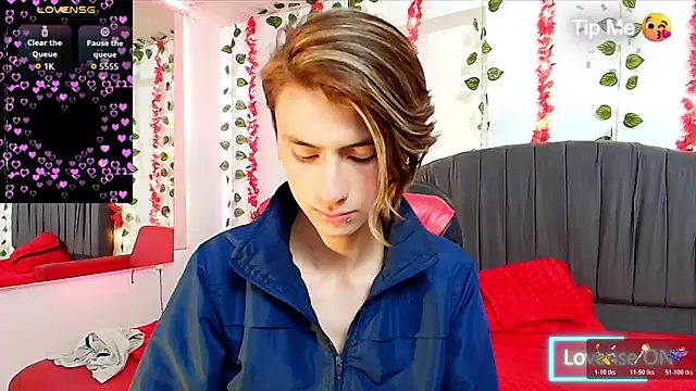 Snapshot of Hot_Alan1 chatting on December 15, 12:55 pm Hot Alan1 online show from December 15, 12:55 pm