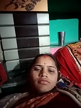 Snapshot of Aaisha_01 chatting on December 15, 3:18 pm Aaisha 01 online show from December 15, 3:18 pm