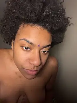 Snapshot of Bellaquitaa_lee chatting on March 2, 5:08 am Bellaquitaa lee online show from March 2, 5:08 am