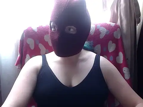 Snapshot of 666maskgirl chatting on June 18, 5:18 pm 666maskgirl online show from June 18, 5:18 pm
