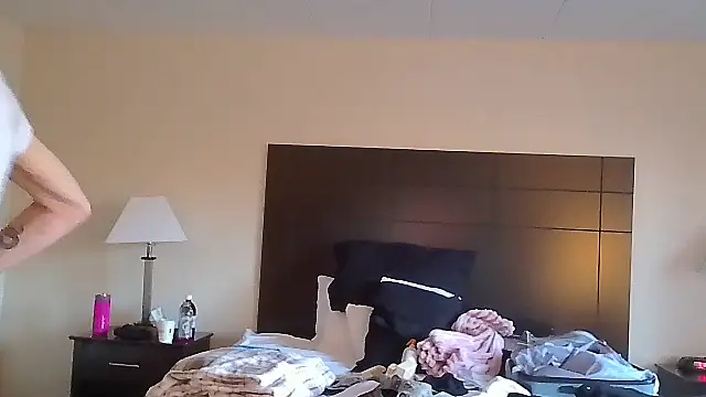 AskAveryAnything online show from March 1, 11:16 pm