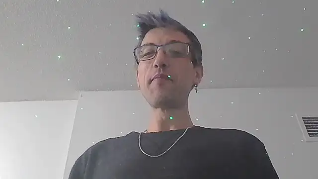 AskAveryAnything online show from December 22, 12:33 am