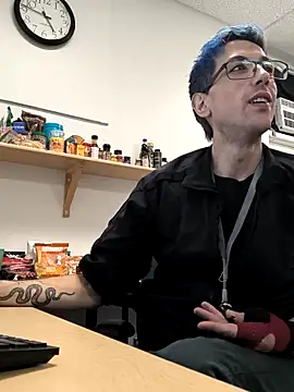 AskAveryAnything online show from December 15, 10:48 pm