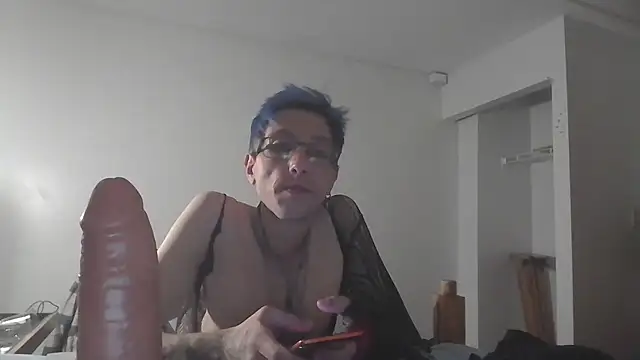 AskAveryAnything online show from December 16, 10:52 am