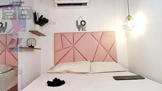 emily burton18 online show from March 10, 12:09 pm