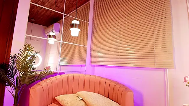 emily burton18 online show from February 10, 11:42 am