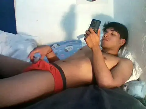 isalexhot online show from April 3, 8:48 pm