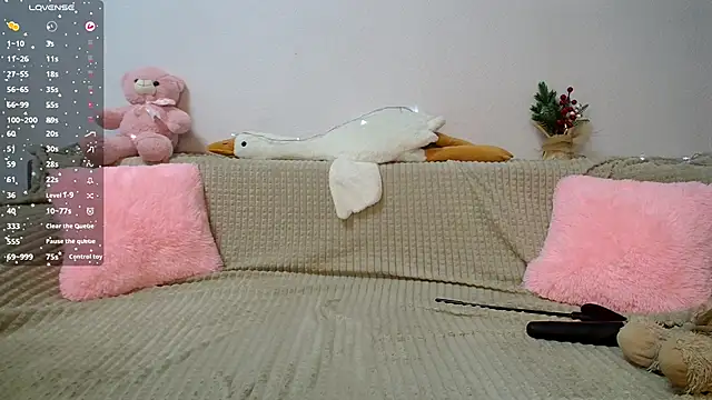 Snapshot of Vero_VibeCharm chatting on December 14, 8:31 am Vero VibeCharm online show from December 14, 8:31 am