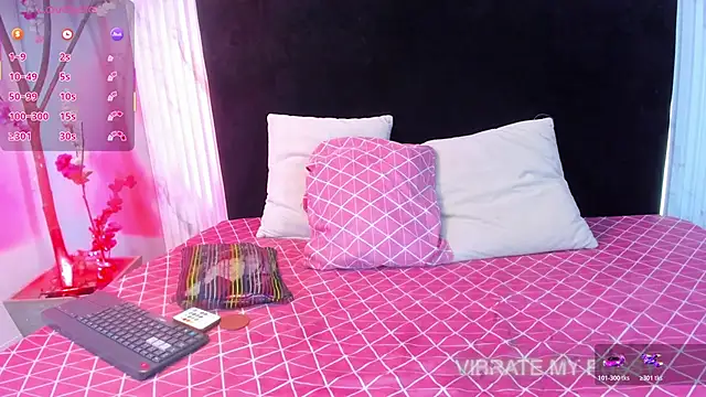 Snapshot of bella_moonlight_cr chatting on February 26, 3:28 am bella moonlight cr online show from February 26, 3:28 am