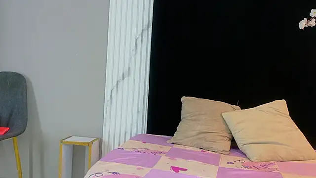 Snapshot of bella_moonlight_cr chatting on March 2, 3:18 am bella moonlight cr online show from March 2, 3:18 am