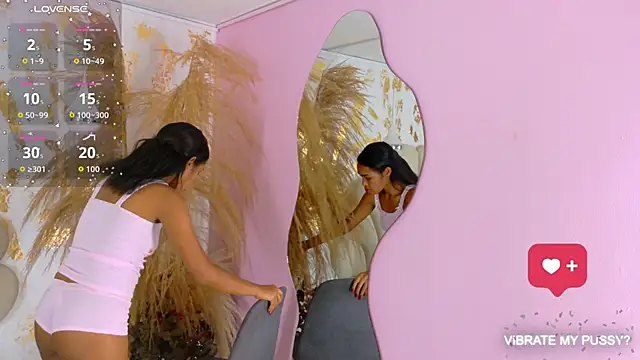 Snapshot of bella_moonlight_cr chatting on January 10, 4:30 am bella moonlight cr online show from January 10, 4:30 am