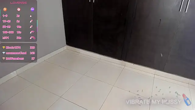 Snapshot of bella_moonlight_cr chatting on February 24, 3:51 am bella moonlight cr online show from February 24, 3:51 am