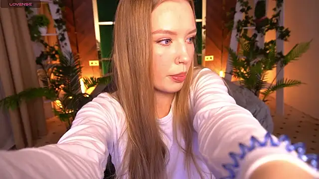 Snapshot of MollyyMayy chatting on February 3, 3:28 pm MollyyMayy online show from February 3, 3:28 pm