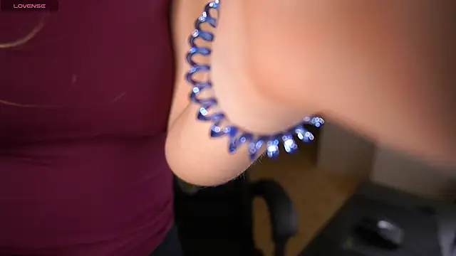 Snapshot of MollyyMayy chatting on February 12, 4:18 pm MollyyMayy online show from February 12, 4:18 pm