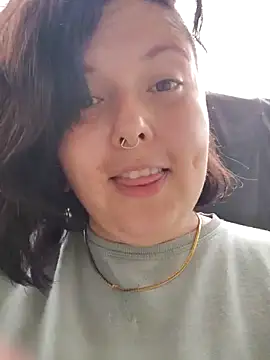 Divine Pouvoir online show from February 18, 8:49 pm