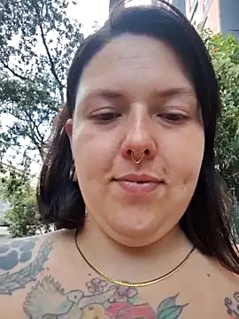 Divine Pouvoir online show from March 29, 8:21 pm